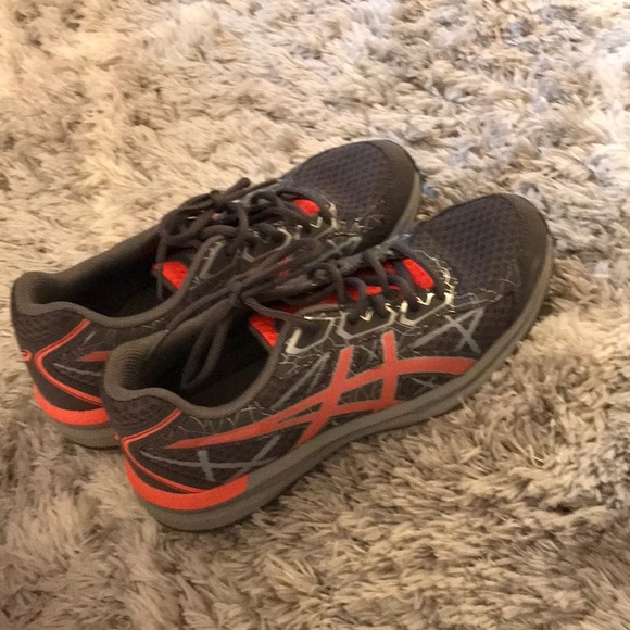 ASICS Sneaker Size 9 - Picture 1 of 3